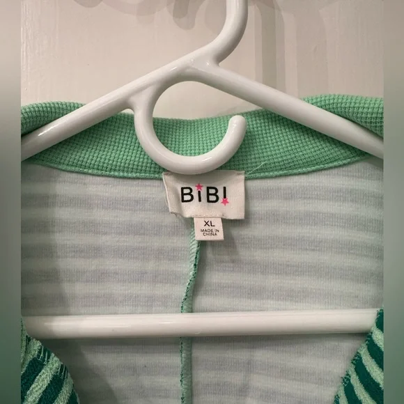 NWOT Bibi Green Striped Long Sleeve Shirt - Picture 3 of 3